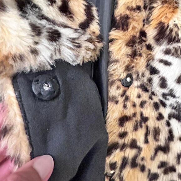 Forever 21 Animal Print Faux Fur Coat - Size M - Picture 6 of 9